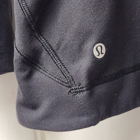 Lululemon Precision Jacket Without Thumb Holes In Black Size 10 - Picture 9 of 13